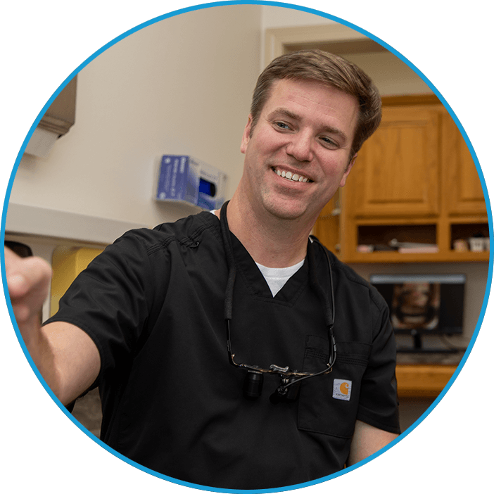 dr loftin looking at screen